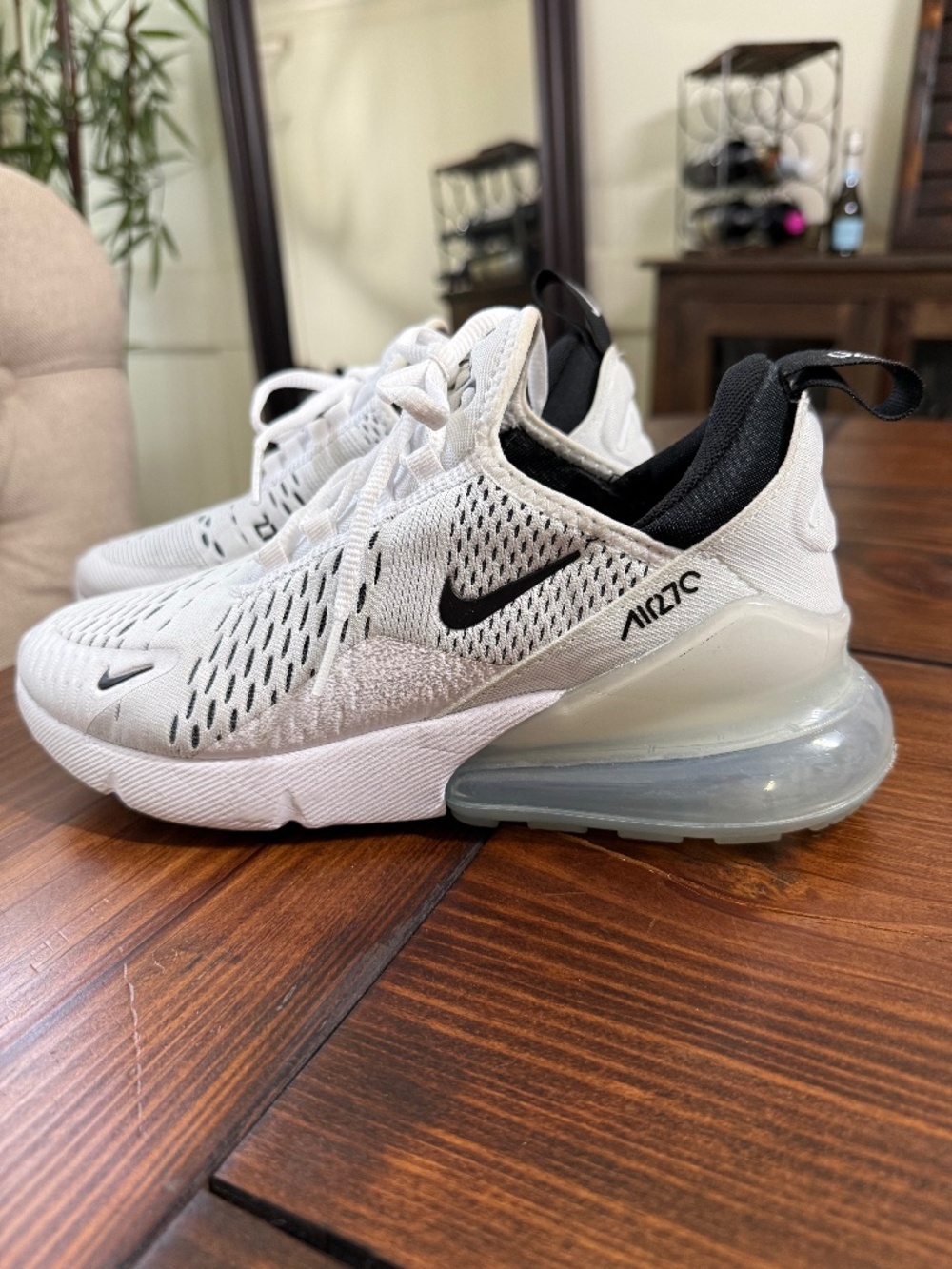 Nike Air Max 270 Color White/Black Size 7.5 Women's